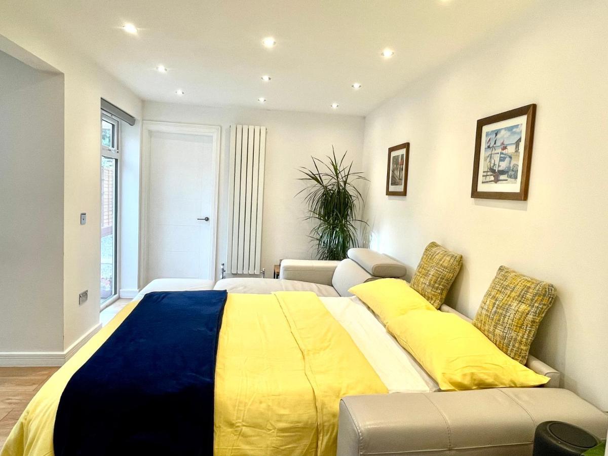 Stunning 1 Bedroom And Double Sofa Bed Near Train Station Southampton Esterno foto