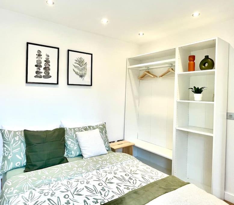 Stunning 1 Bedroom And Double Sofa Bed Near Train Station Southampton Esterno foto