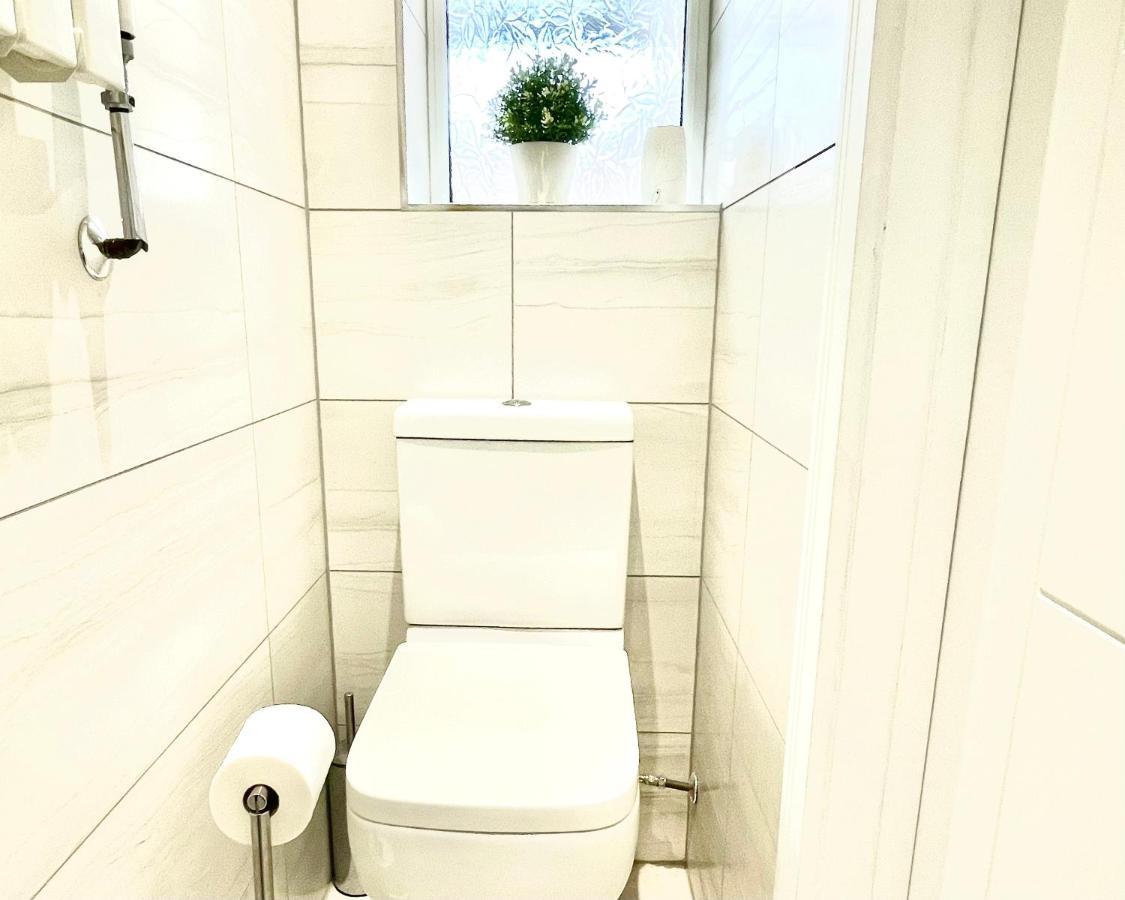 Stunning 1 Bedroom And Double Sofa Bed Near Train Station Southampton Esterno foto